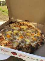 Maui Pizza Truck food