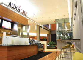 Aldo's Cafe outside
