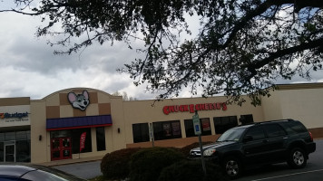 Chuck E. Cheese outside