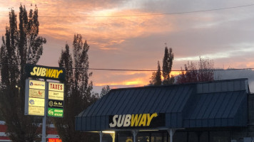 Subway (williams Hwy) outside