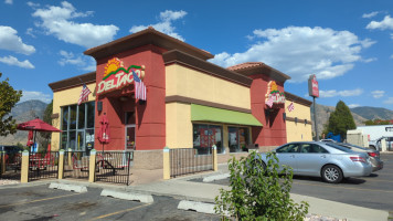 Del Taco outside