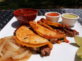 Ta' Bueno Mexican Kitchen food