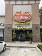 Ta' Bueno Mexican Kitchen outside