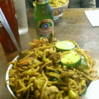 Hua's Mongolian Grill food