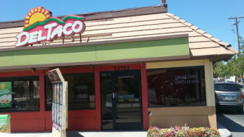 Del Taco In Westm outside