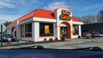 Little Caesars Pizza food