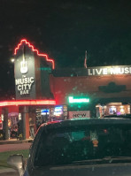 Music City Grill outside