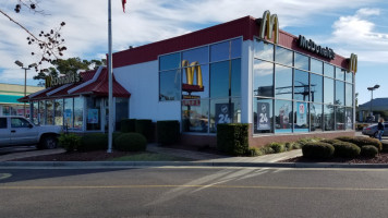 Mcdonald's outside