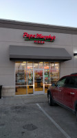 Papa Murphy 's Take 'n ' Bake Pizza outside