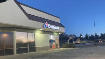 Domino's Pizza outside