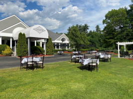 Castleton's Waterfront Dining On Cobbetts inside