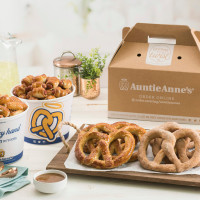 Auntie Anne's X Cinnabon food