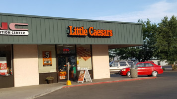 Little Caesars Pizza outside