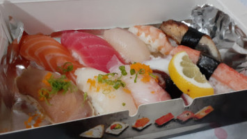 Sushi Area 909 food