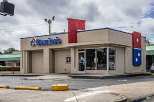 Domino's Pizza In Wilm outside