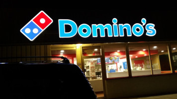 Domino's Pizza outside