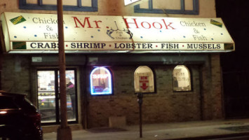 Mr Hook Fish Chicken outside
