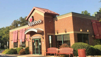 Applebee's Grill outside