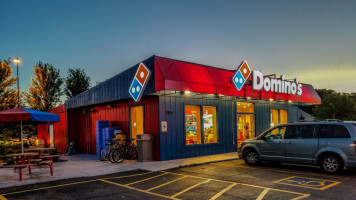 Domino's Pizza outside