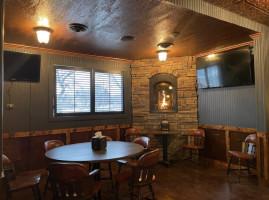 Bloomfield's Pub inside