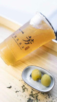 Yi Fang Taiwan Fruit Tea inside