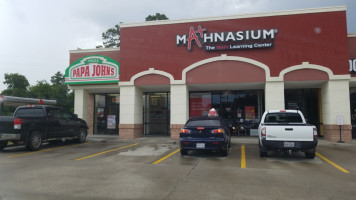 Papa Johns Pizza outside