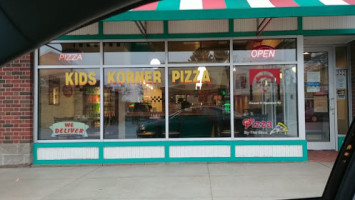 Kid's Korner Pizza food