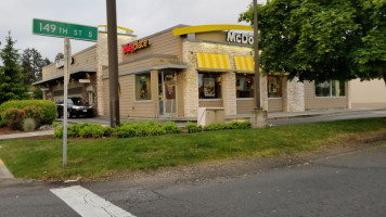 Mcdonald's outside