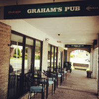 Graham's Pub outside