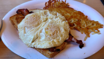 Huddle House food