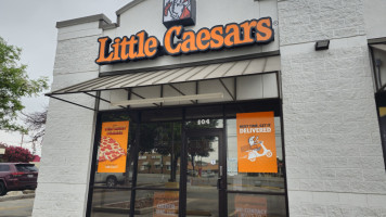 Little Caesars Pizza outside