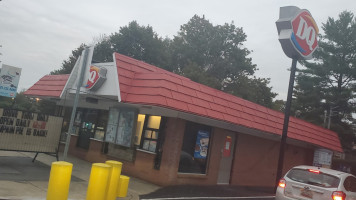 Dairy Queen (treat) outside