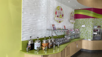 Menchie's Frozen Yogurt food