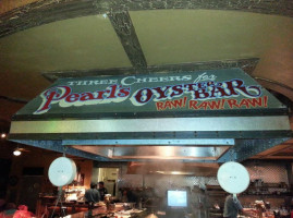 Pearl's Oyster food