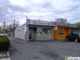 Las Delicias Bakery outside