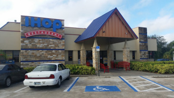 Ihop outside