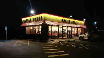 Waffle House outside