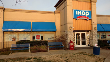 Ihop outside