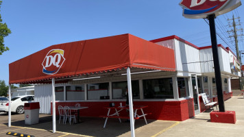 Dairy Queen outside