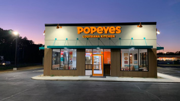 Popeyes Louisiana Kitchen outside