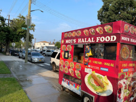 Moes Halal Food outside