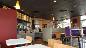 Taco Bell inside