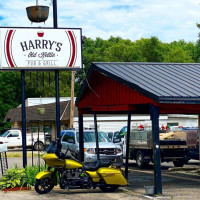 Harry's Old Kettle Pub Grill outside