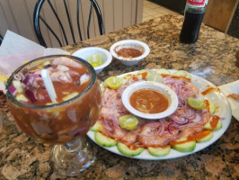 Mariscos Camacho inside