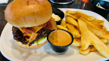 Red Robin Gourmet Burgers And Brews food