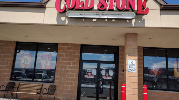 Cold Stone Creamery outside