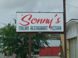 Sonny's Italian And Pizzeria outside