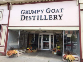 Grumpy Goat Distillery outside