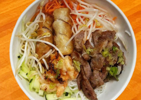 Mowon Asian Cuisine food