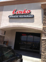 Linko Sushi outside